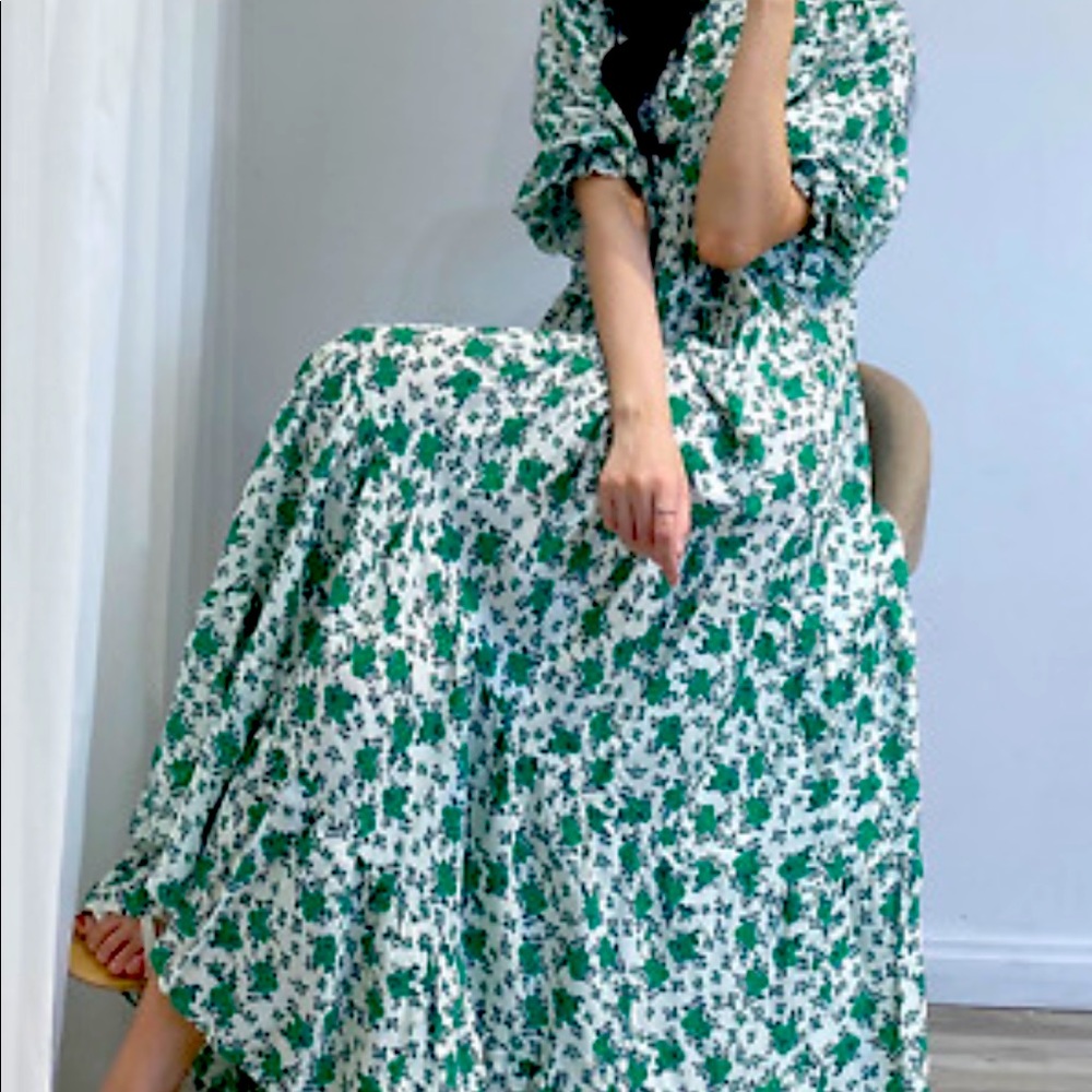 Zara midi floral dress - never worn !